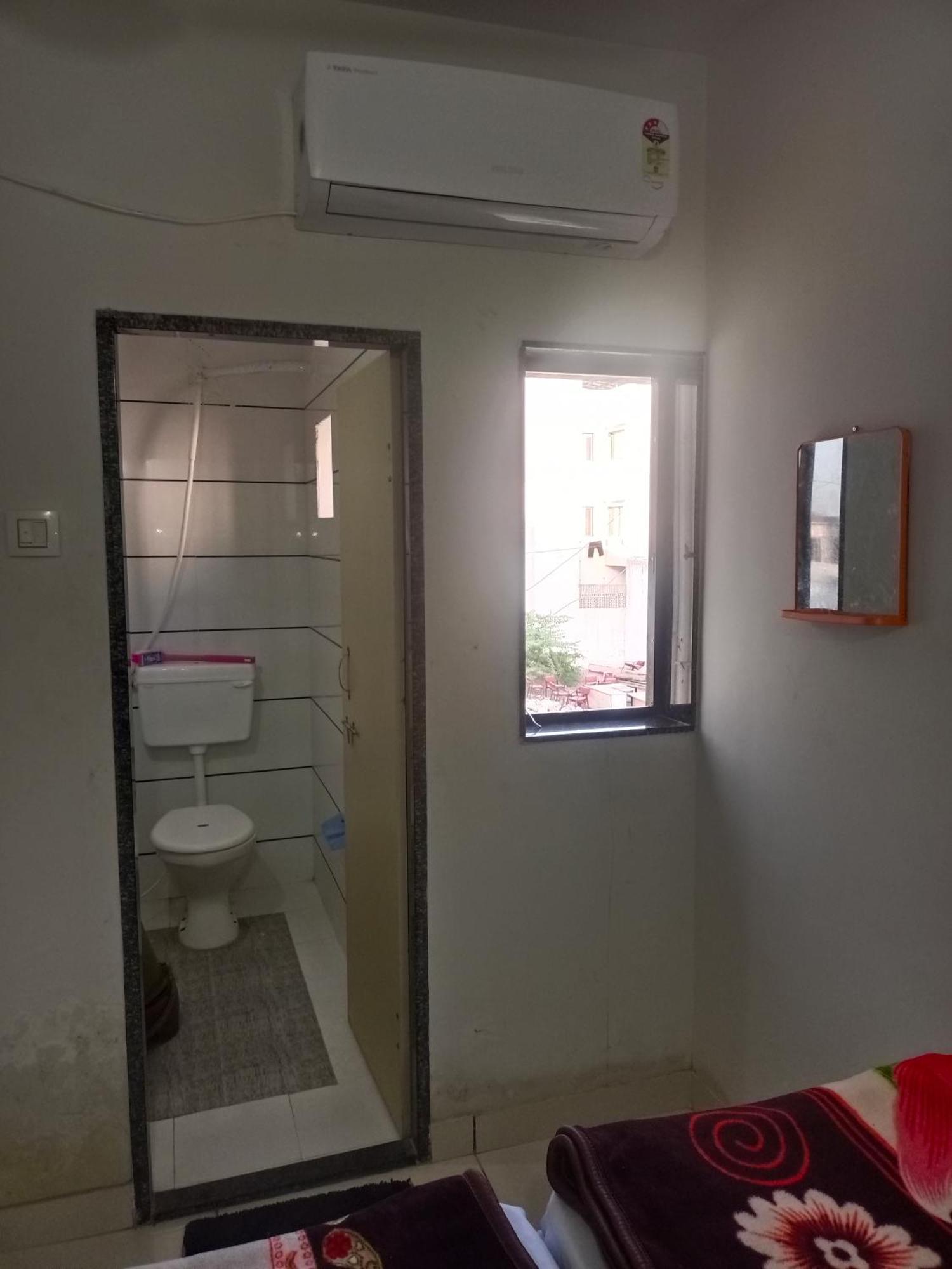 Kesav Homstay Dwarka  Ngoại thất bức ảnh