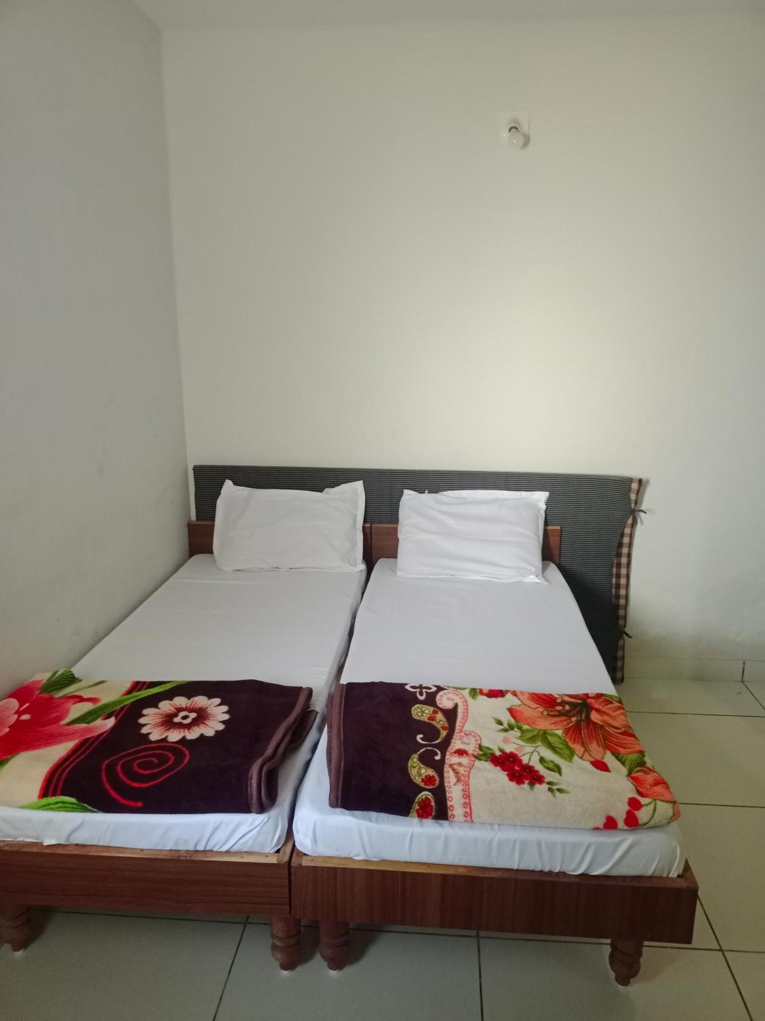 Kesav Homstay Dwarka  Ngoại thất bức ảnh