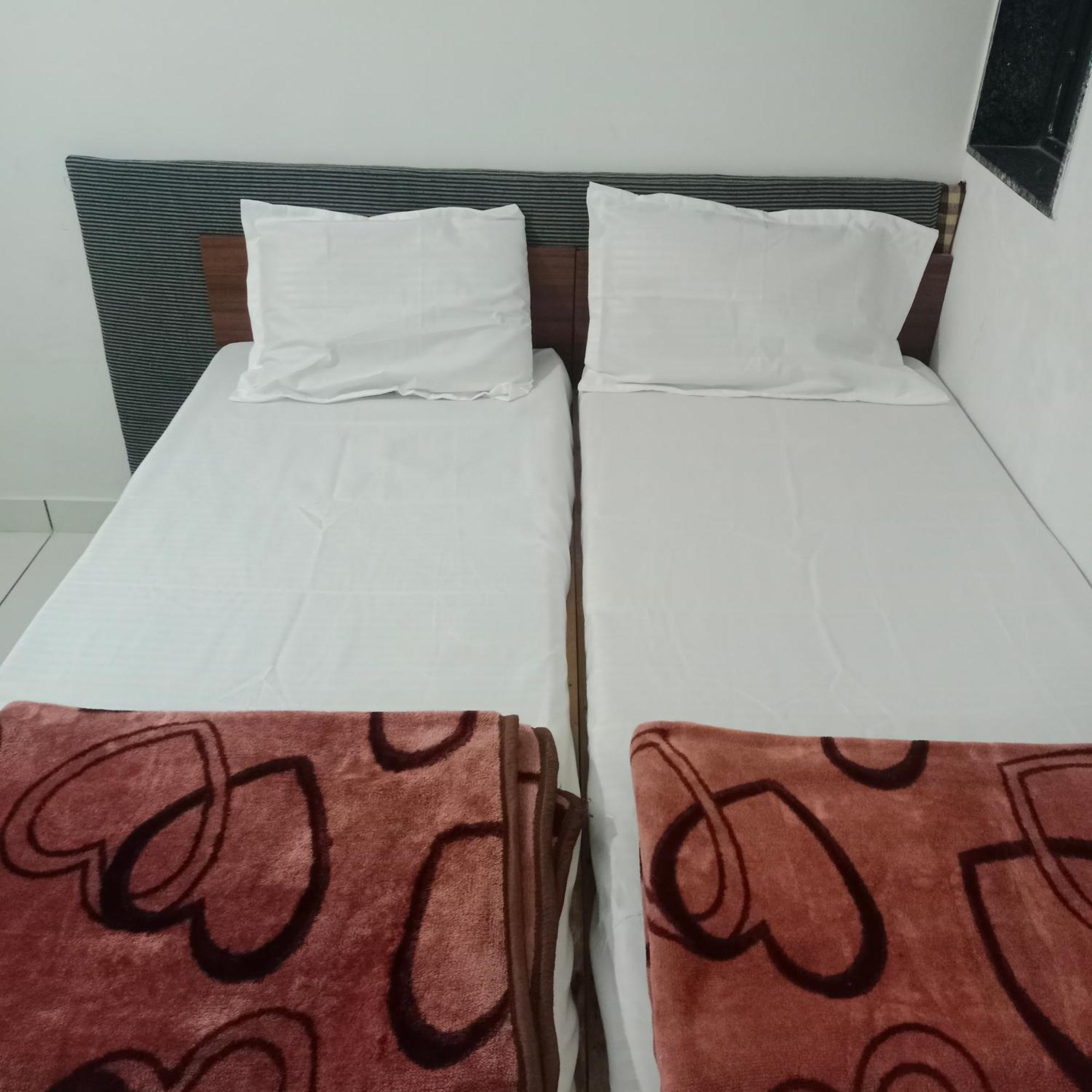 Kesav Homstay Dwarka  Ngoại thất bức ảnh